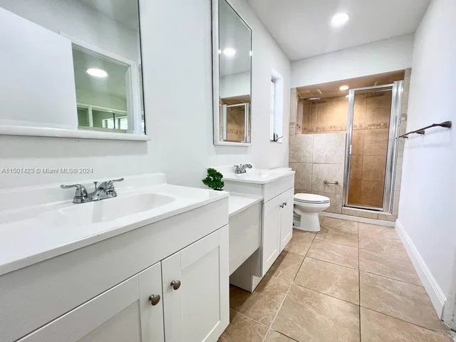 5883 NW 13th St, Sunrise FL 33313