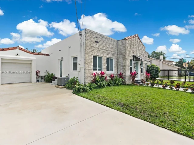 923 SW 13th Ct, Miami FL 33135