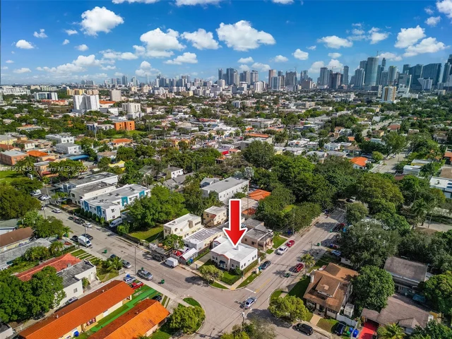 923 SW 13th Ct, Miami FL 33135