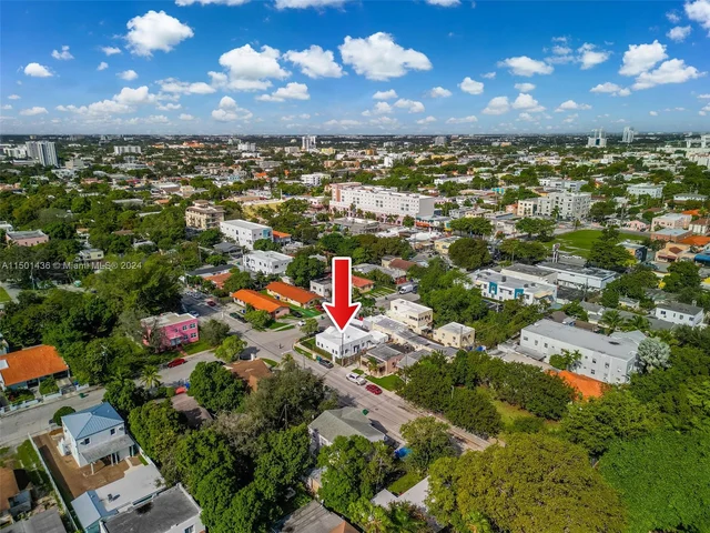 923 SW 13th Ct, Miami FL 33135