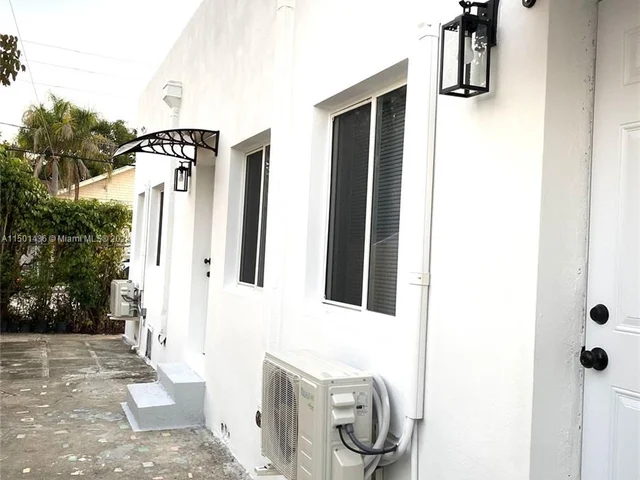 923 SW 13th Ct, Miami FL 33135