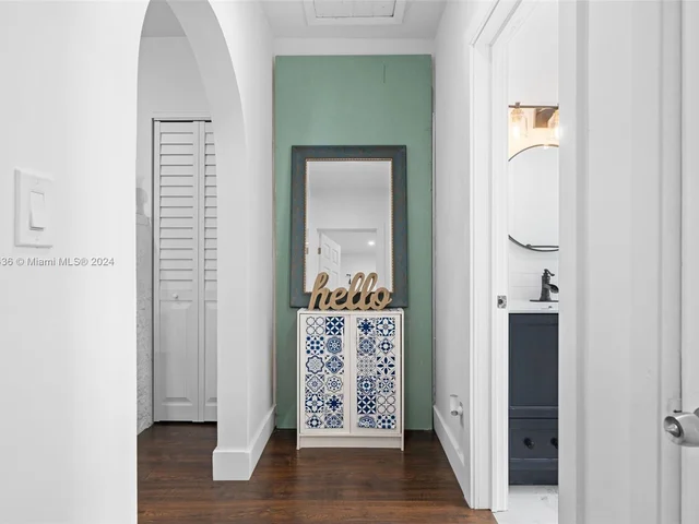 923 SW 13th Ct, Miami FL 33135