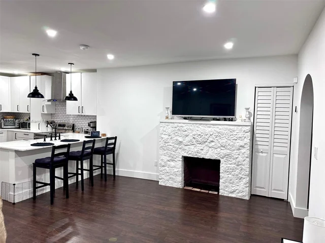 923 SW 13th Ct, Miami FL 33135