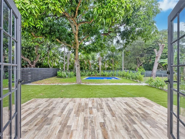 311 NE 90th St, Miami FL 33138