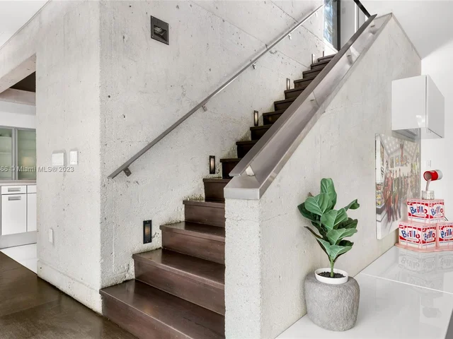 1606 S Bayshore Dr, Miami FL 33133