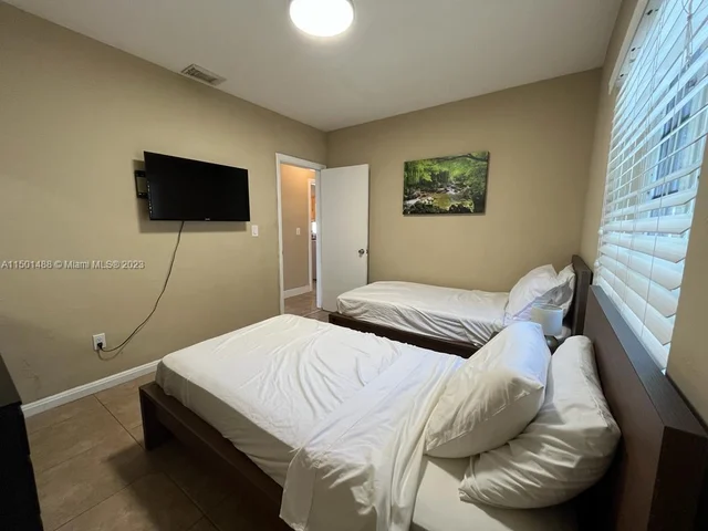 1414 NE 178th St, North Miami Beach FL 33162