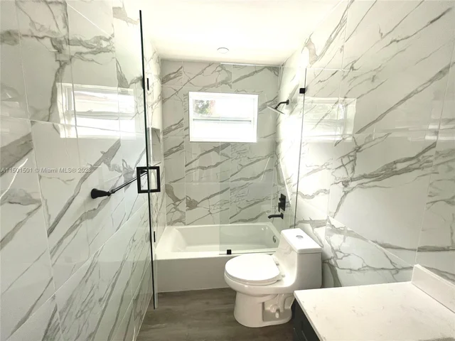 2210 Cody St, Hollywood FL 33020