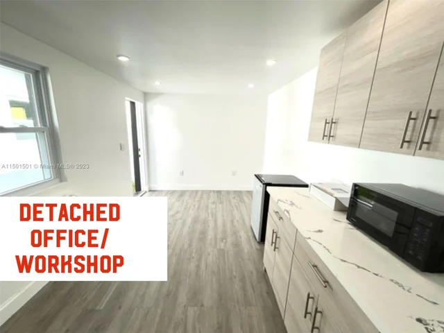 2210 Cody St, Hollywood FL 33020