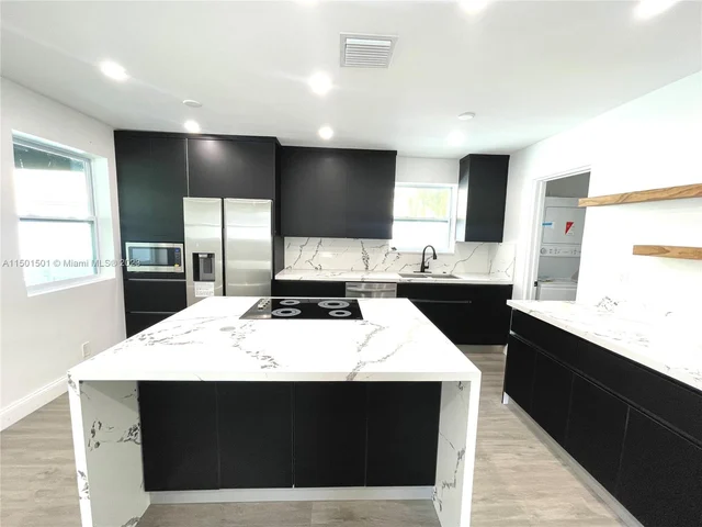 2210 Cody St, Hollywood FL 33020