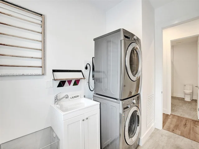 5180 La Gorce Dr, Miami Beach FL 33140