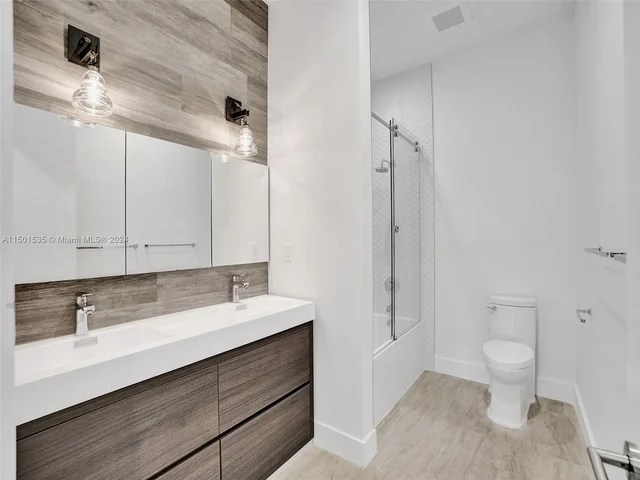 5180 La Gorce Dr, Miami Beach FL 33140