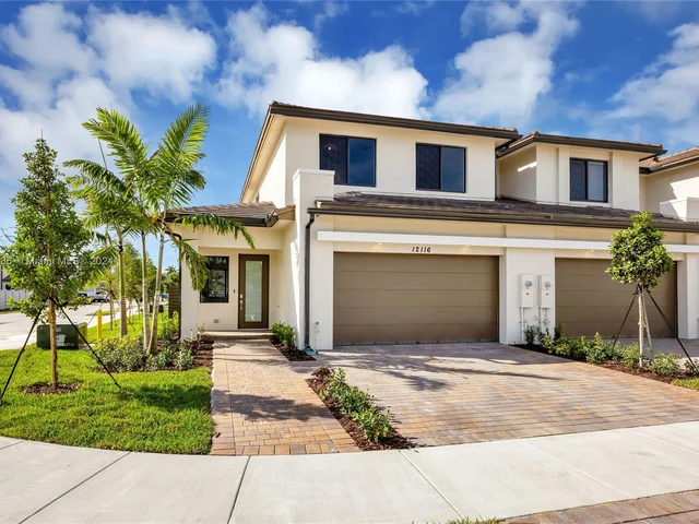 12116 SW 82 PL, Miami FL 33156