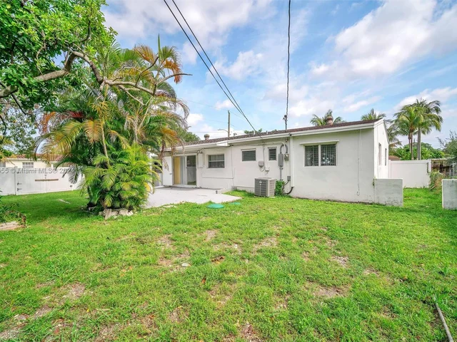 1050 NE 156th St, North Miami Beach FL 33162