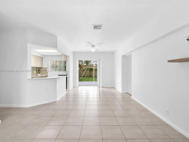 1050 NE 156th St, North Miami Beach FL 33162