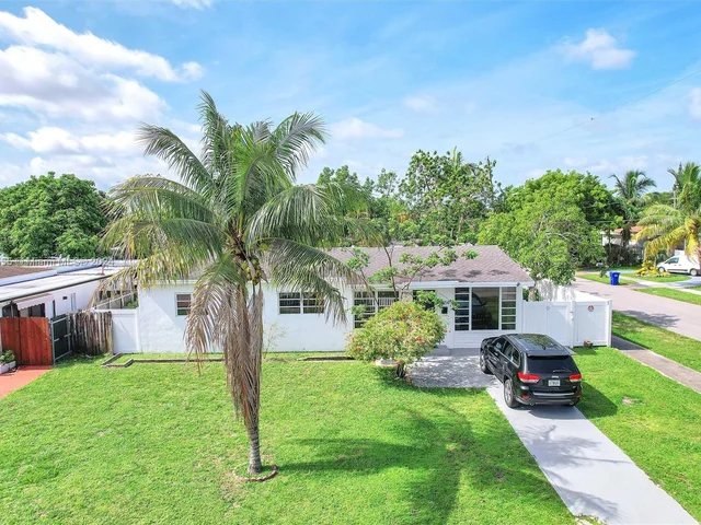1050 NE 156th St, North Miami Beach FL 33162