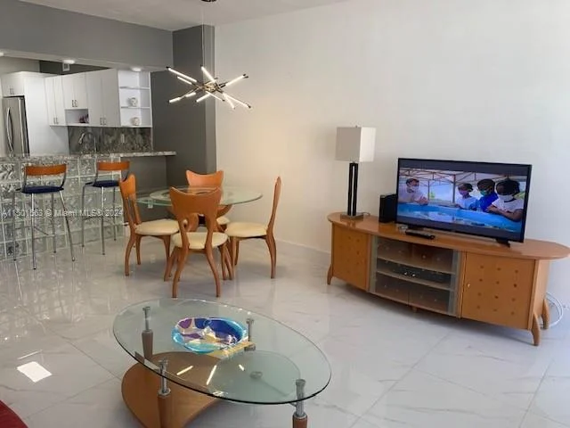 100 LINCOLN RD # 710, Miami Beach FL 33139