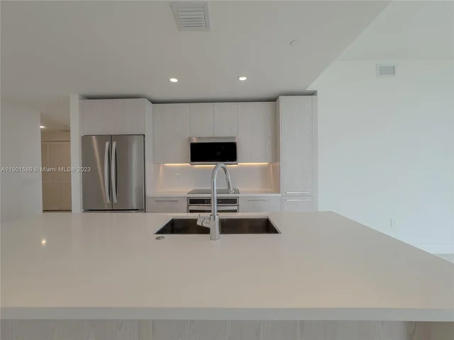 2000 Metropica Way # 2009, Sunrise FL 33323