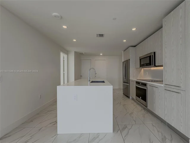 2000 Metropica Way # 2009, Sunrise FL 33323