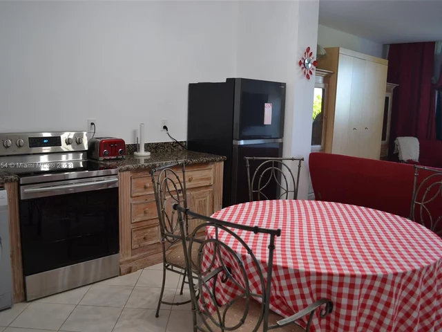 16711 Collins ave # 10, Sunny Isles Beach FL 33160