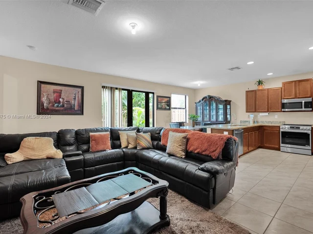 4126 NE 21st Ct, Homestead FL 33033