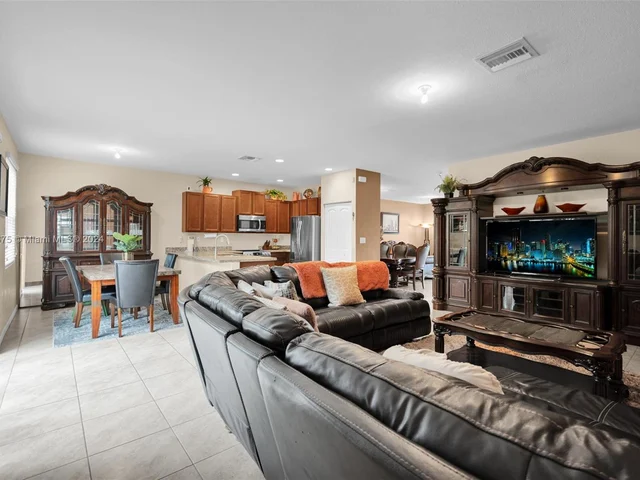 4126 NE 21st Ct, Homestead FL 33033