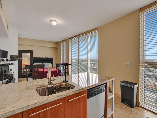 185 SW 7th St # 1600, Miami FL 33130