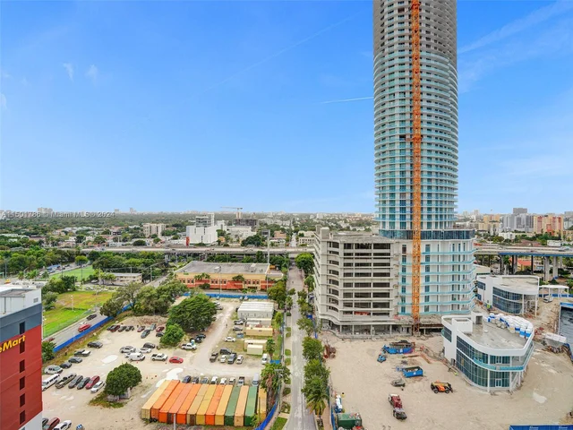 185 SW 7th St # 1600, Miami FL 33130