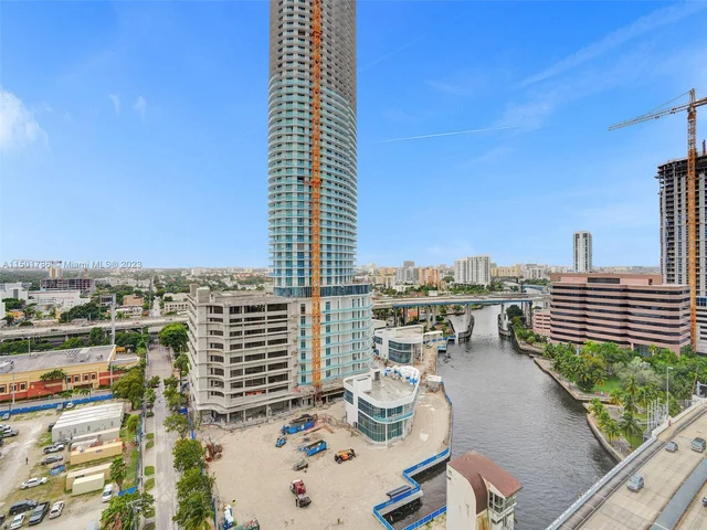 185 SW 7th St # 1600, Miami FL 33130