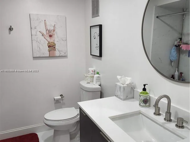 120 Lakeview Dr # 311, Weston FL 33326