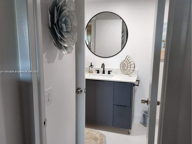 120 Lakeview Dr # 311, Weston FL 33326