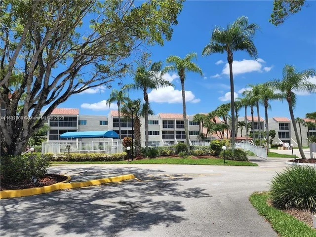120 Lakeview Dr # 311, Weston FL 33326