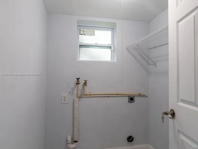 425 NW 14th Way, Fort Lauderdale FL 33311