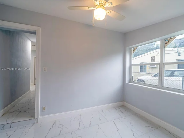 425 NW 14th Way, Fort Lauderdale FL 33311