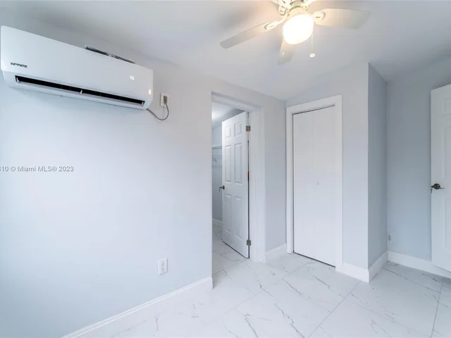 425 NW 14th Way, Fort Lauderdale FL 33311