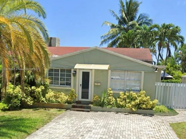 1628 Arthur St, Hollywood FL 33020