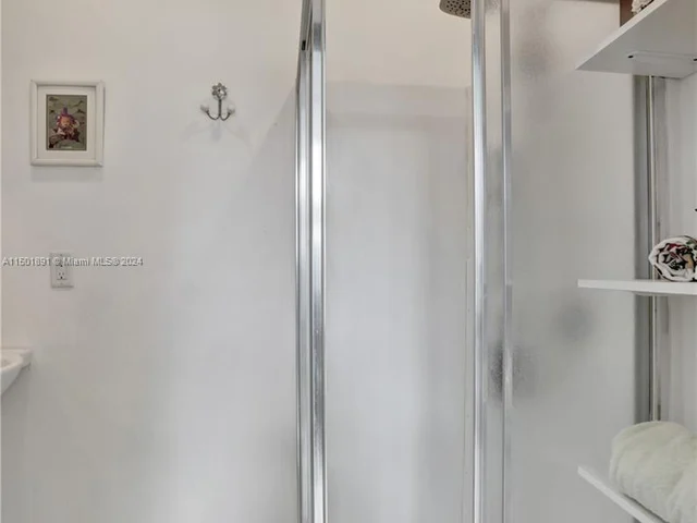 1410 NW 33rd St, Miami FL 33142