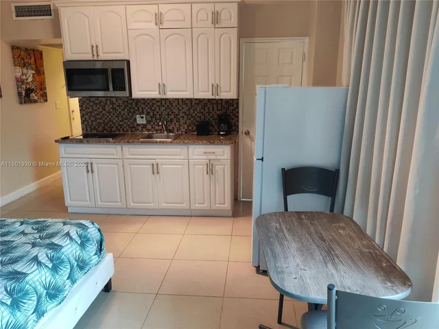 6345 Collins Ave # 408, Miami Beach FL 33141