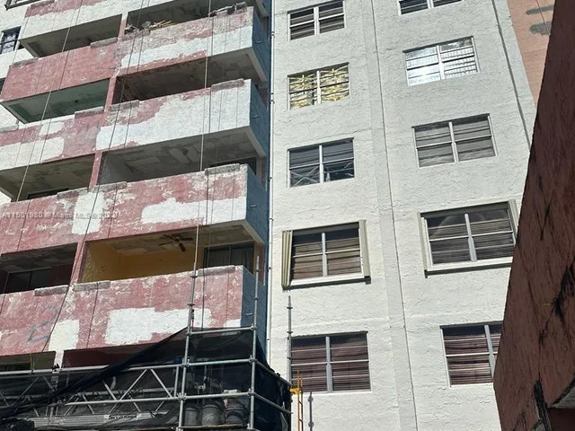 5050 NW 7th St # 411, Miami FL 33126