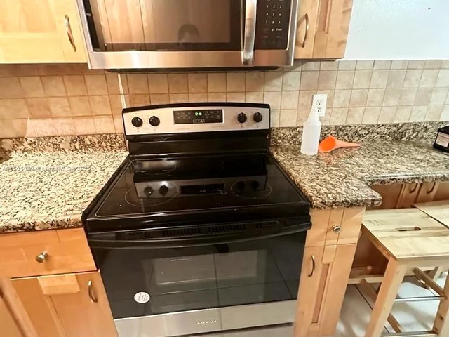 5050 NW 7th St # 411, Miami FL 33126