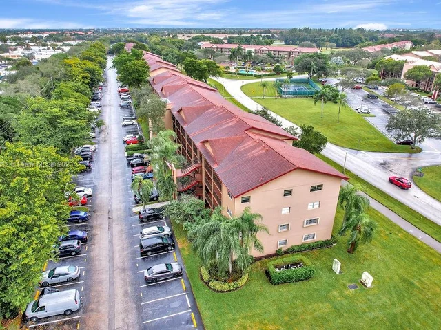 12950 SW 4th Ct # 202H, Pembroke Pines FL 33027