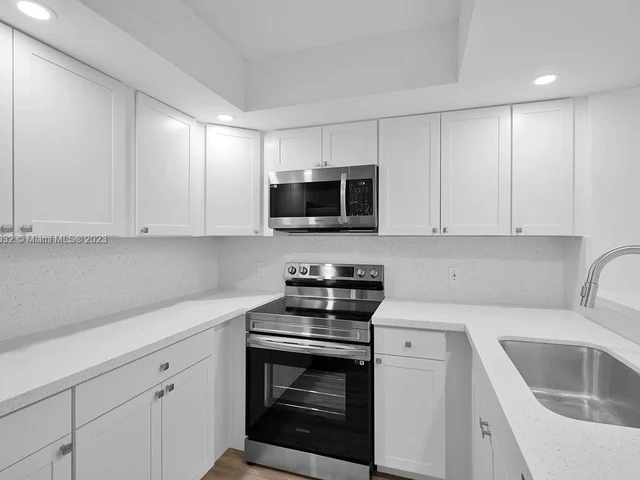 12950 SW 4th Ct # 202H, Pembroke Pines FL 33027