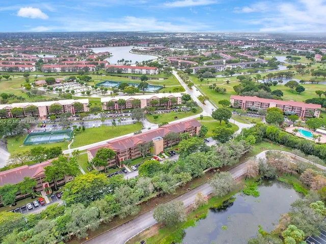 12950 SW 4th Ct # 202H, Pembroke Pines FL 33027