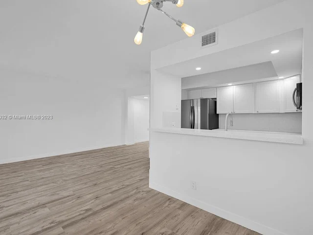 12950 SW 4th Ct # 202H, Pembroke Pines FL 33027