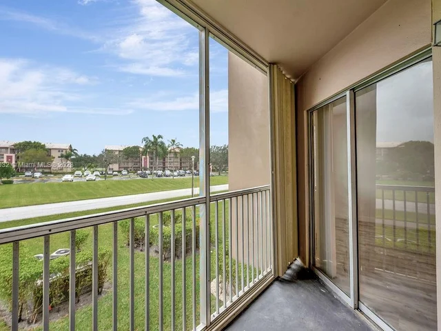 12950 SW 4th Ct # 202H, Pembroke Pines FL 33027