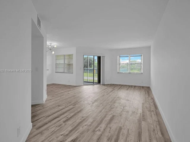 12950 SW 4th Ct # 202H, Pembroke Pines FL 33027