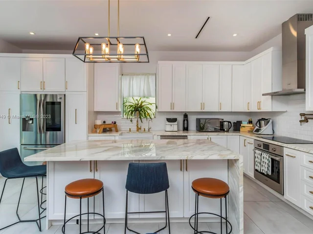 1430 SW 18th St, Miami FL 33145