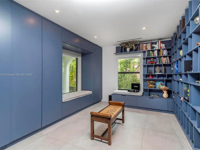 1430 SW 18th St, Miami FL 33145