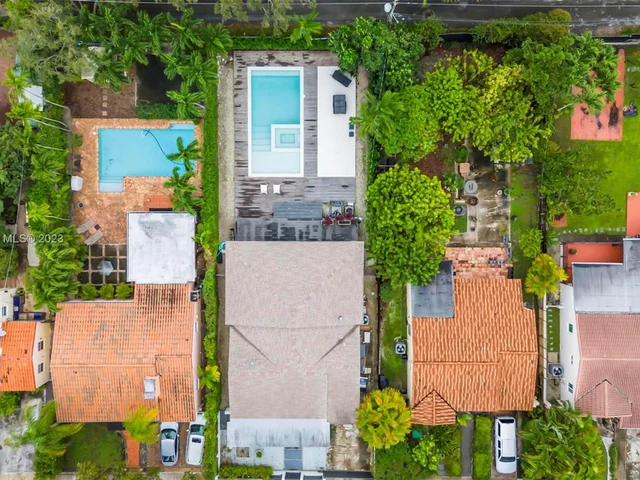 1430 SW 18th St, Miami FL 33145