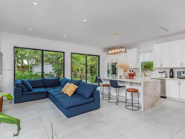 1430 SW 18th St, Miami FL 33145