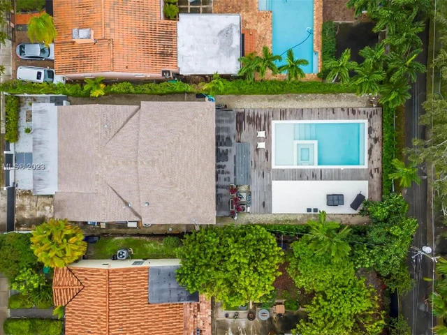 1430 SW 18th St, Miami FL 33145